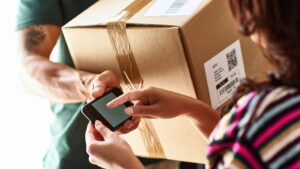 Courier Tracking